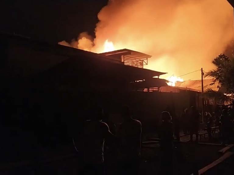 U požaru u Kolumbiji 320 porodica ostalo bez krova nad glavom